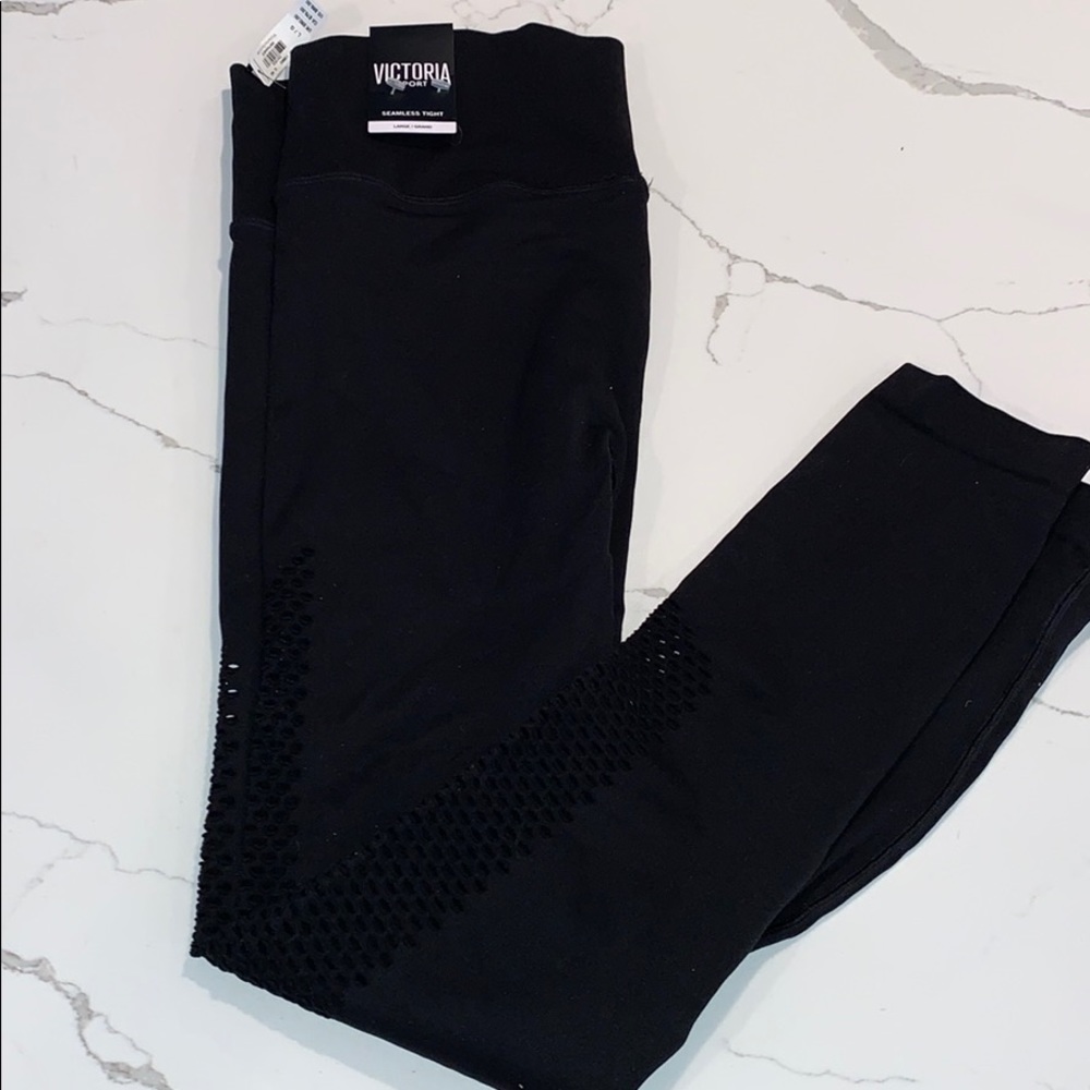 Victoria’s Secret Black leggings NWT!